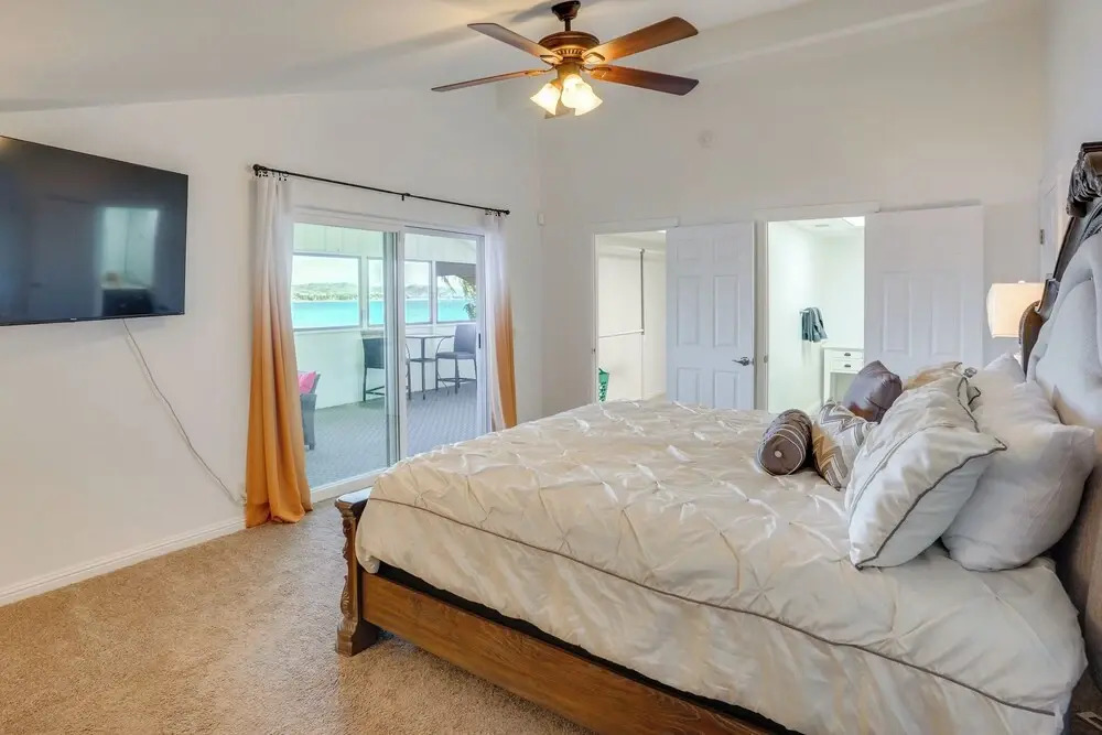 Waterfront Getaway on Lake Elsinore w/ Swim Spa