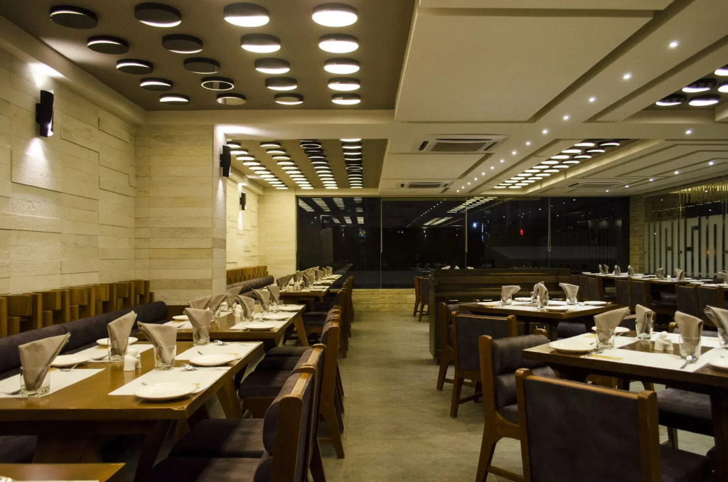 Hotel Grand Elegance