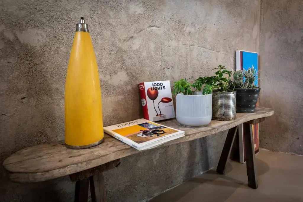 ROSTAGNI 1834 apt in villa with pool in the Barolo region