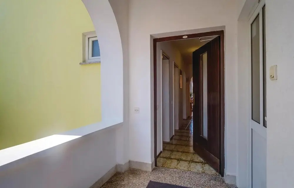 Awesome Apartment in Mali Losinj With Wifi and 3 Bedrooms