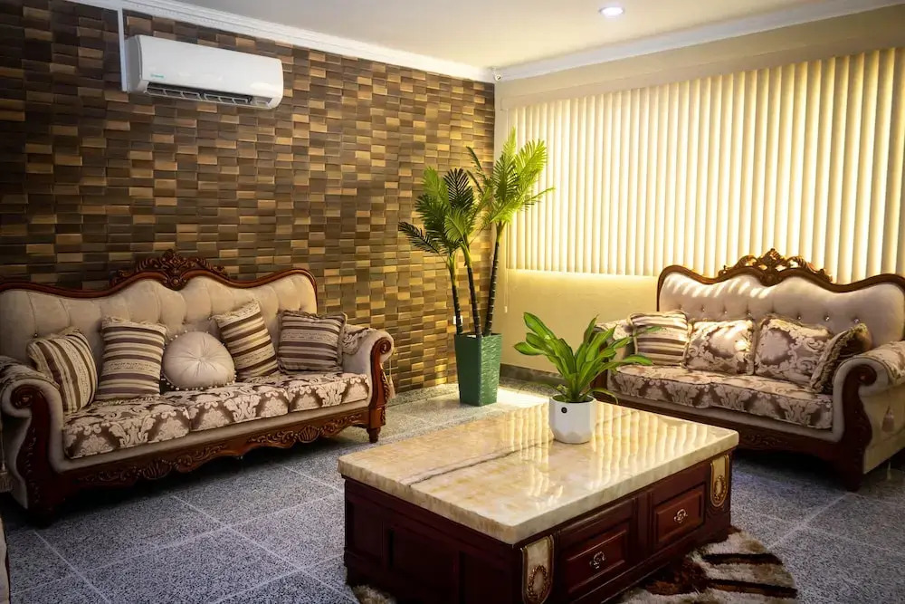 Crown Hotel Piarco