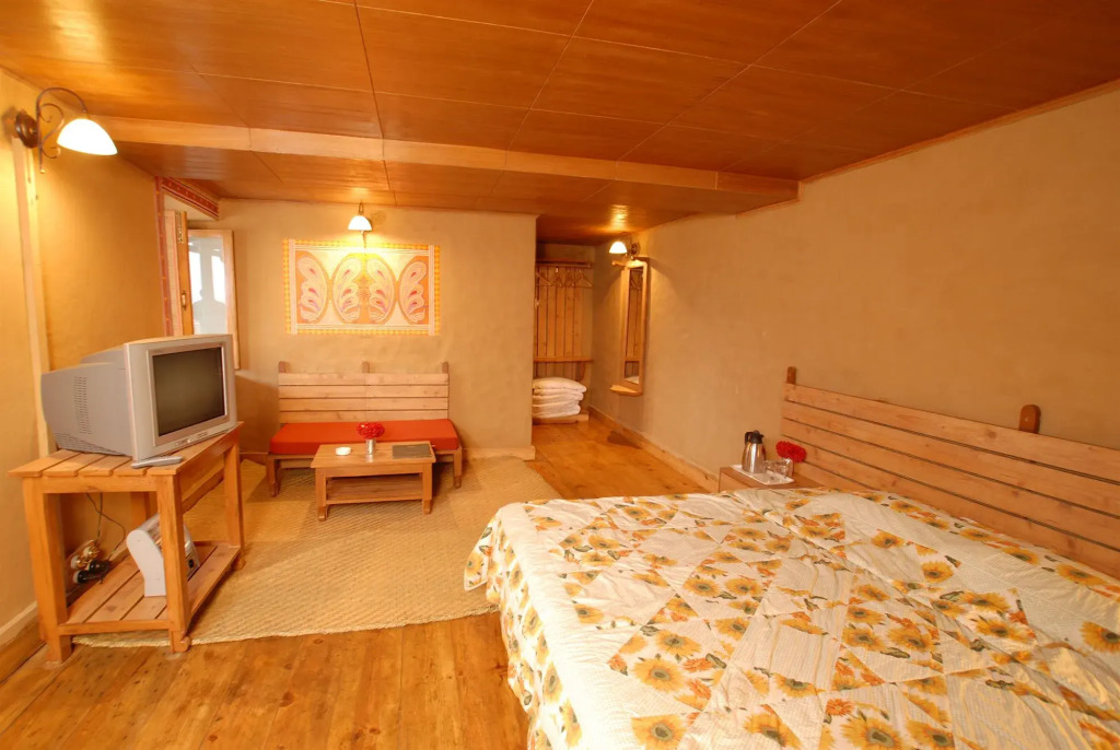 Chevron Eco Lodge