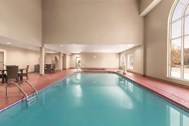 Country Inn & Suites by Radisson, Griffin, GA