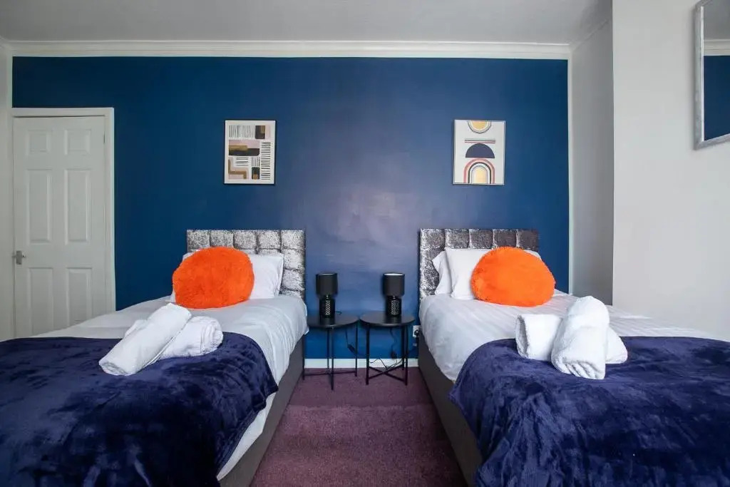 Unique Contractor House & Close to Derby Arena and Hospital & Parking by ComfyWorkers