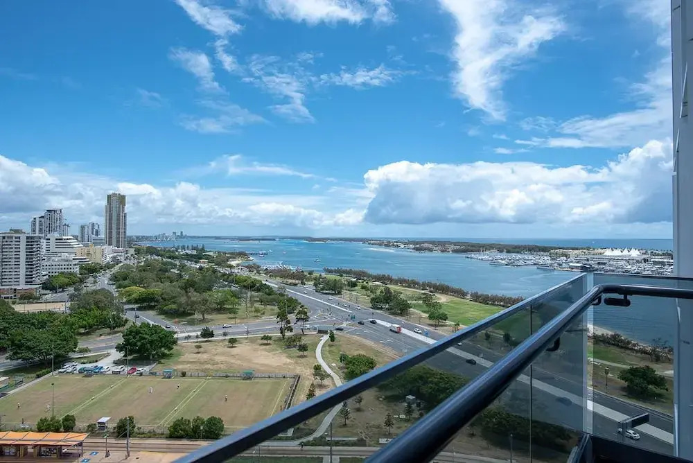 Iconic Luxury Apt with Sea View