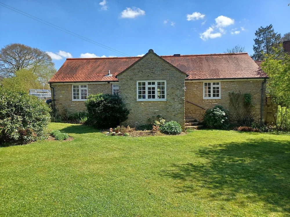 Magpie Cottage