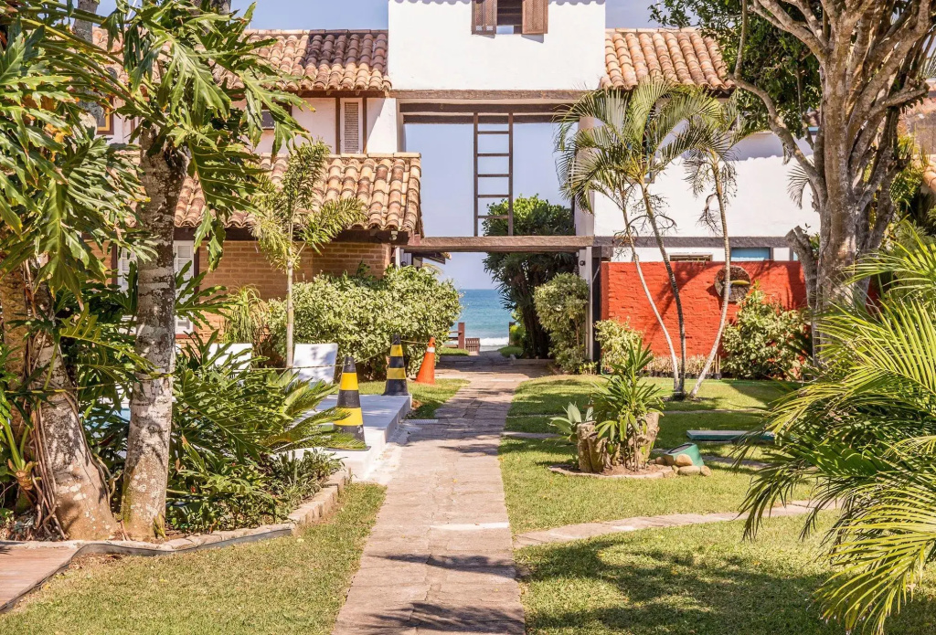 Linda Casa em Condomínio Pé na Areia de Geribá Por Luxury Rentals