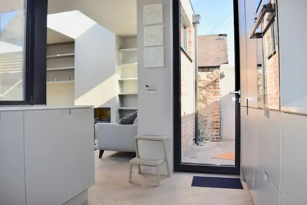 Serene And Modern 2 Bedroom Cottage