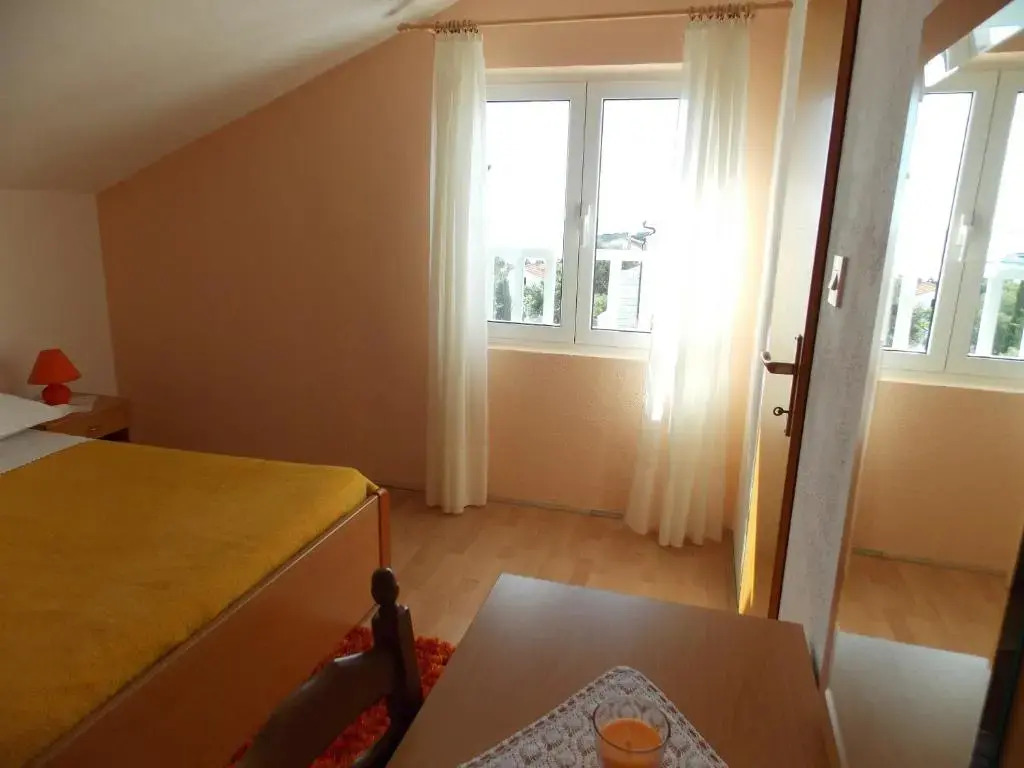 Apartments and Rooms Jasna