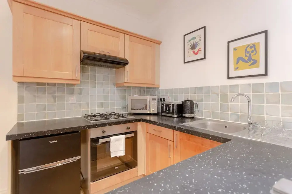 Charming 2 Bedroom Property in Clapham