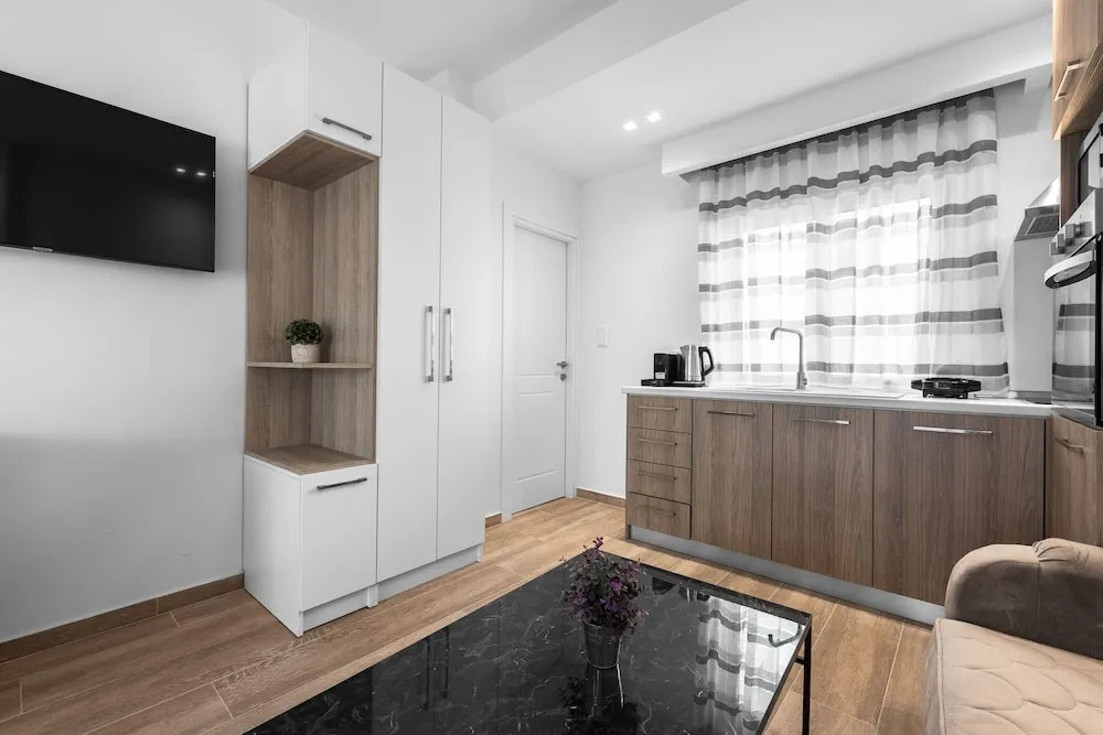 Penthouse Level 8, Nilie Hospitality MGMT