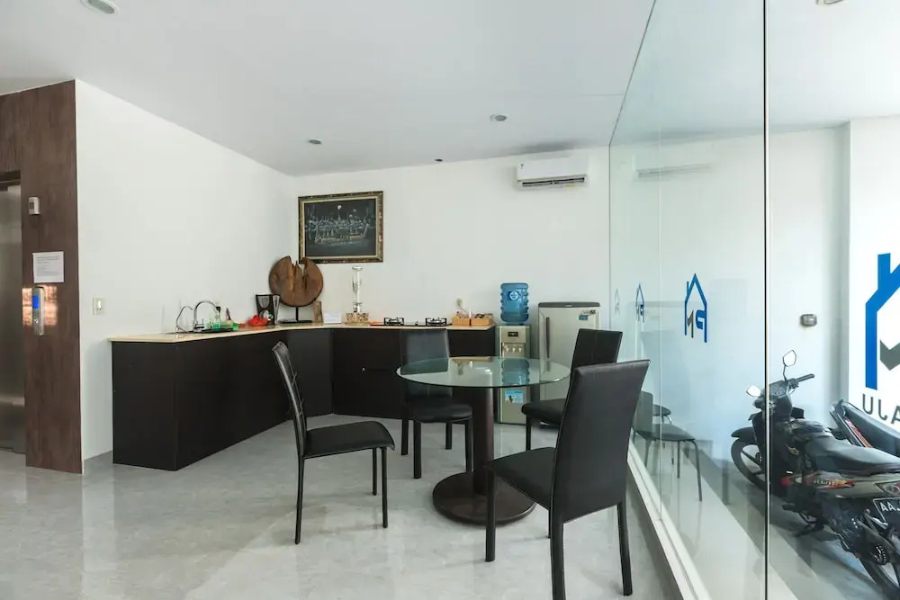 Puri Maju Hotel