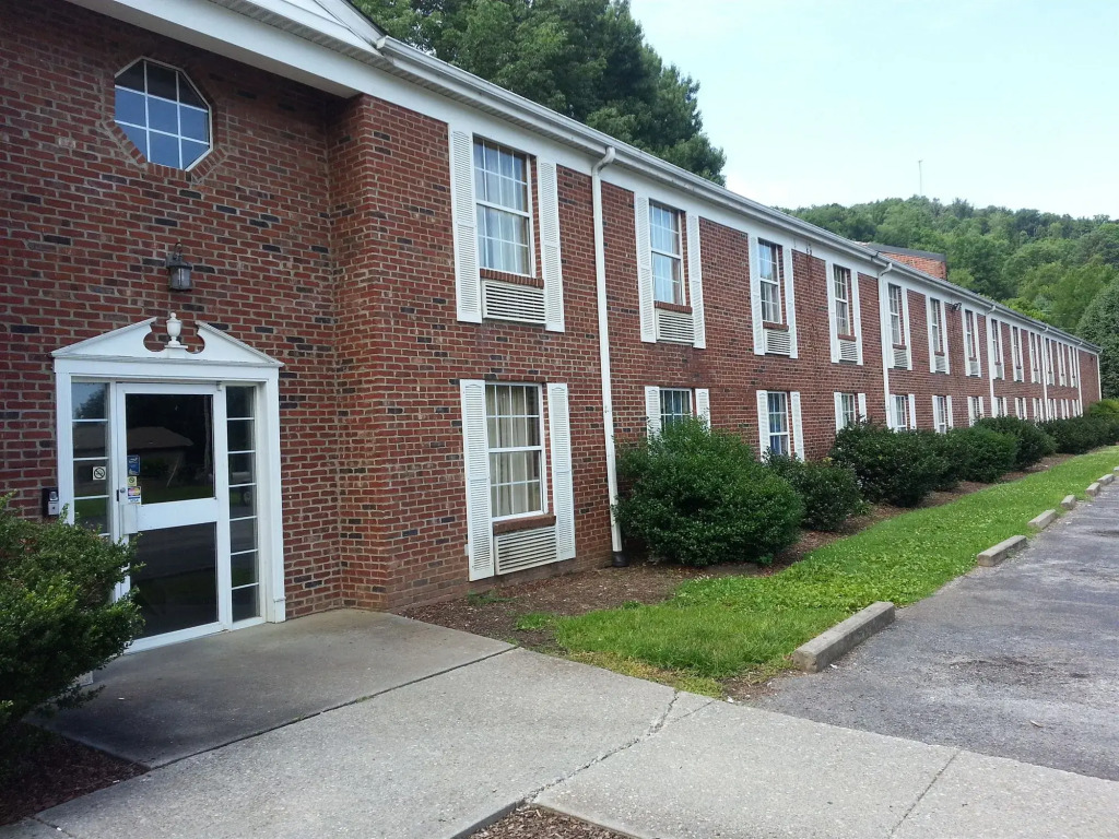 Americourt Hotel and Suites - Elizabethton