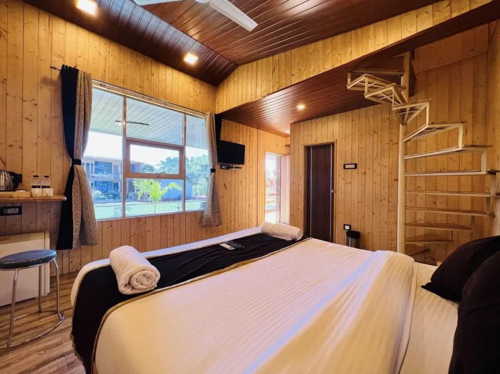 Arya Resort & Spa