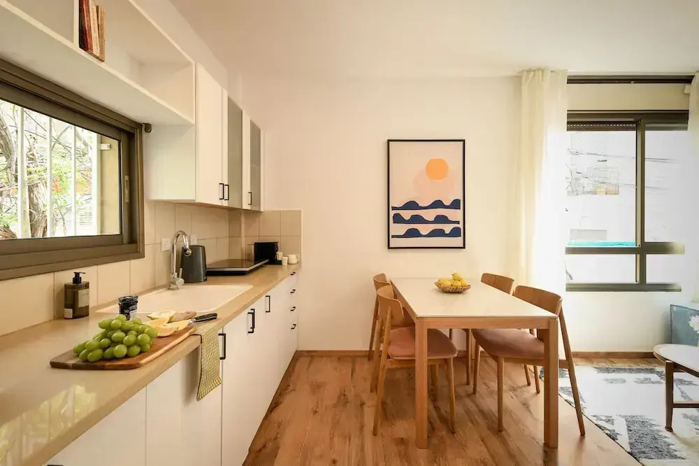 MAMAD - Pet-friendly 2BR Apt & Kitchen