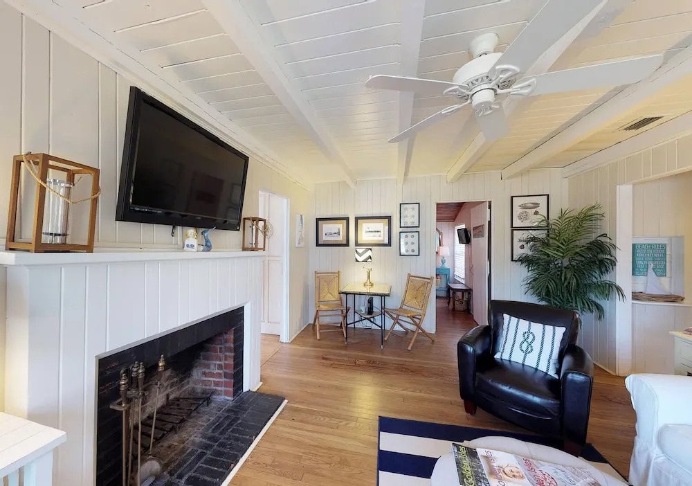 Mermaid Cottage by Hodnett Cooper