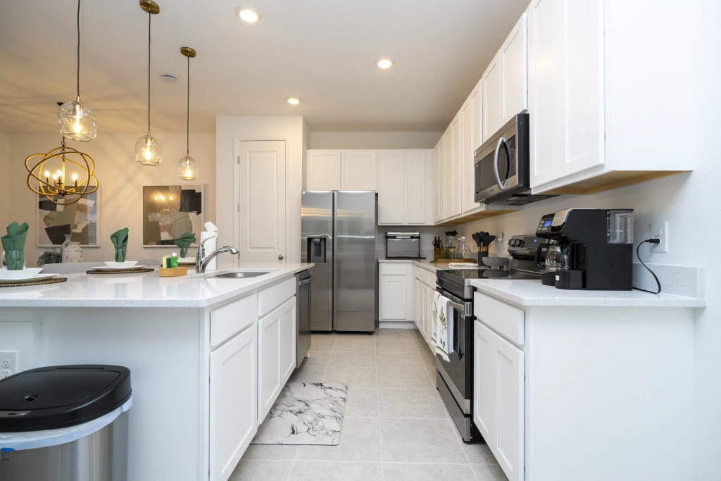 Charming 3Bd Close to Disney Festival 1026