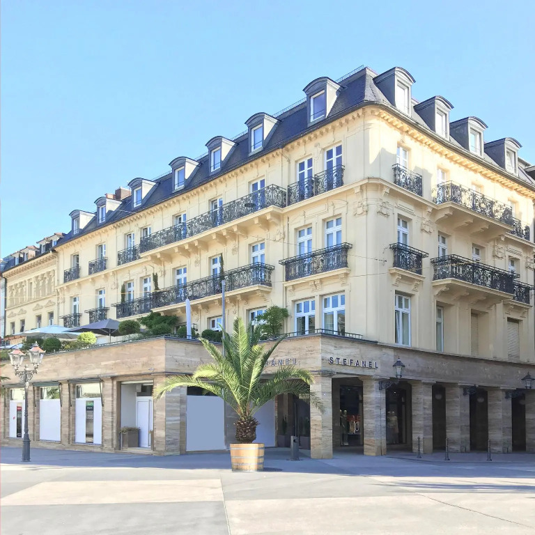 No 1 Apartment Leo
