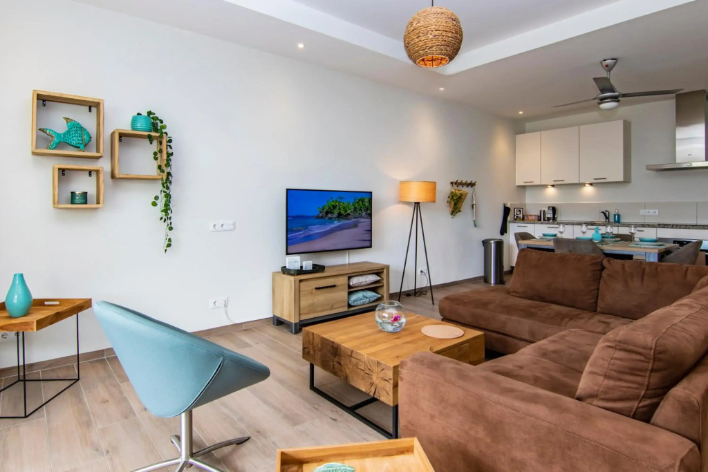 Casa Blue Breeze