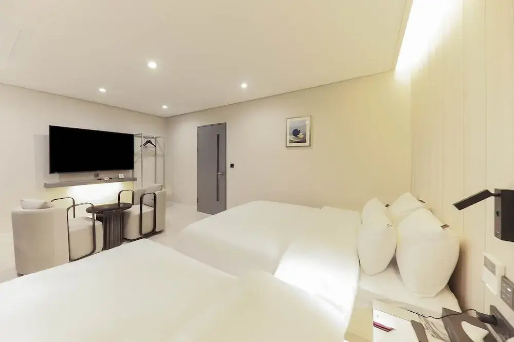 Hotel Signature