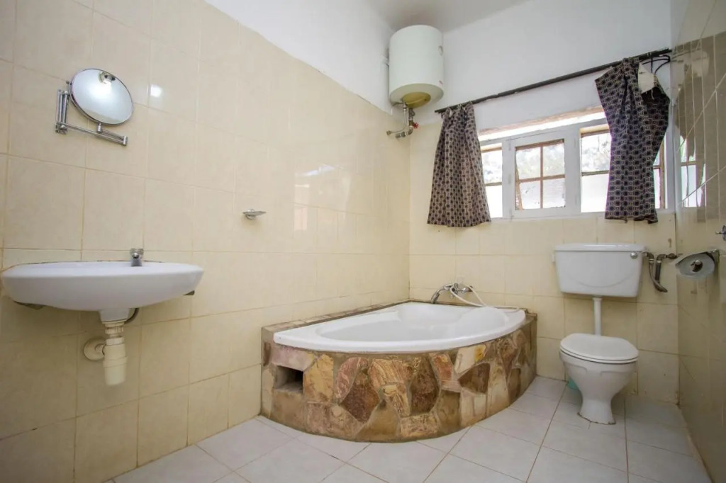Jinja Safari Hotel