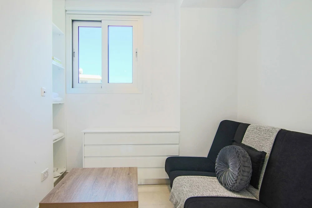Phaedrus Living: Seaside Deluxe Flat Harbour 112