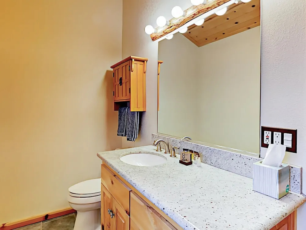 7250 2nd Ave Home 3 Bedrooms 2 Bathrooms Home