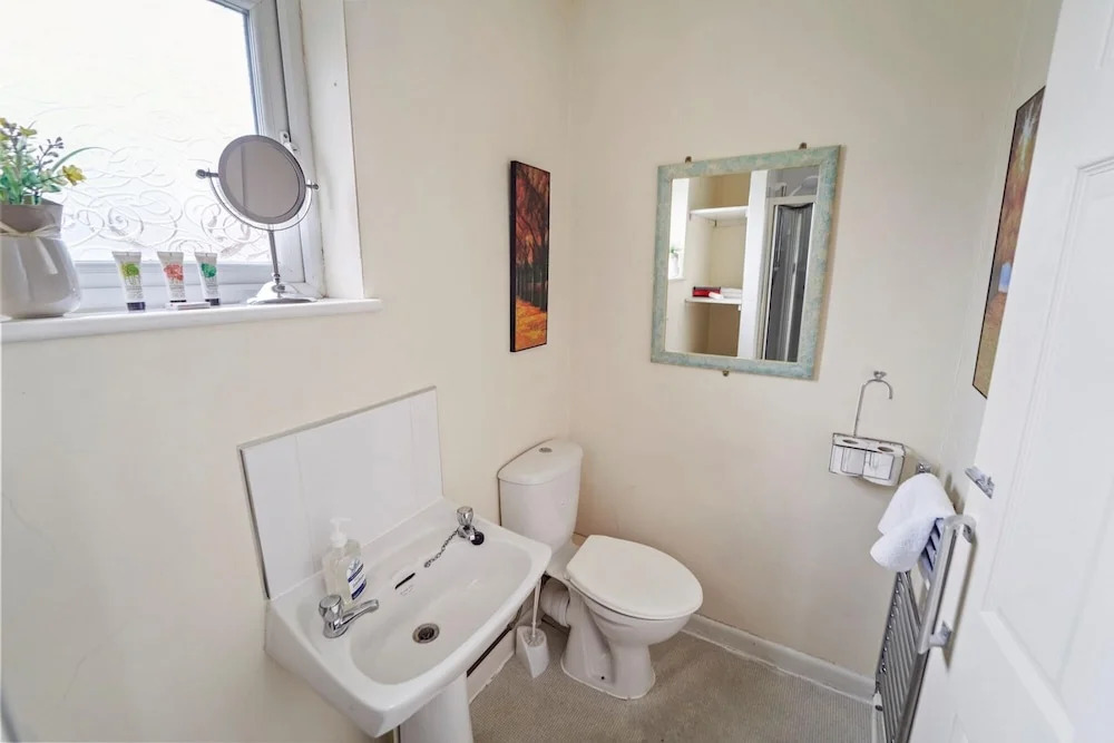Beautiful 4 Bed House - Great Central Location - Wolverhampton