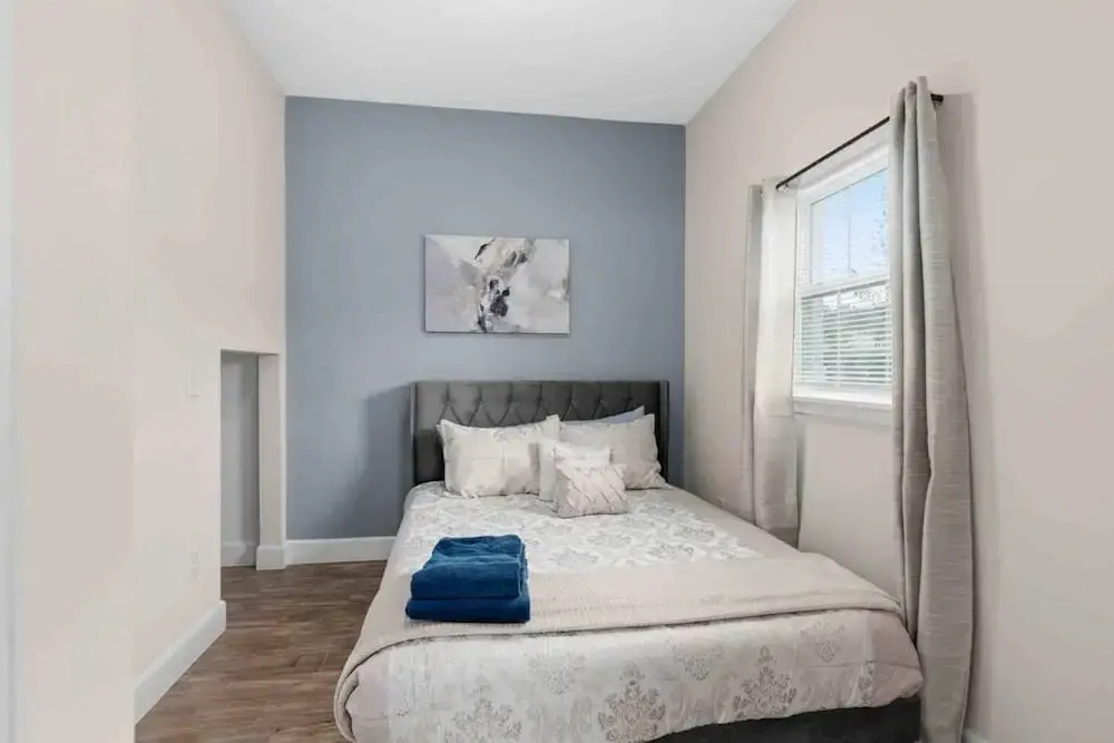 Super Epic- Sleeps 32 TWO Separate Townhomes