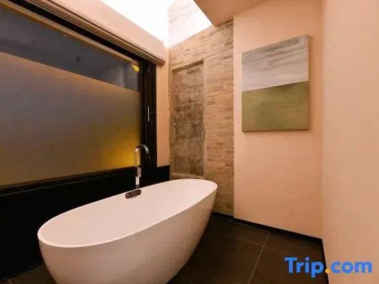 Qingmo · Private Hot Spring · Homestay (Xinzhou Ancient City)