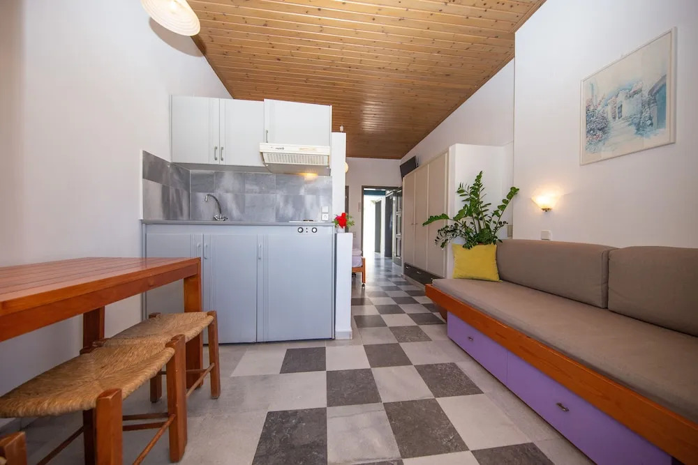 Manias Hotel Apartments
