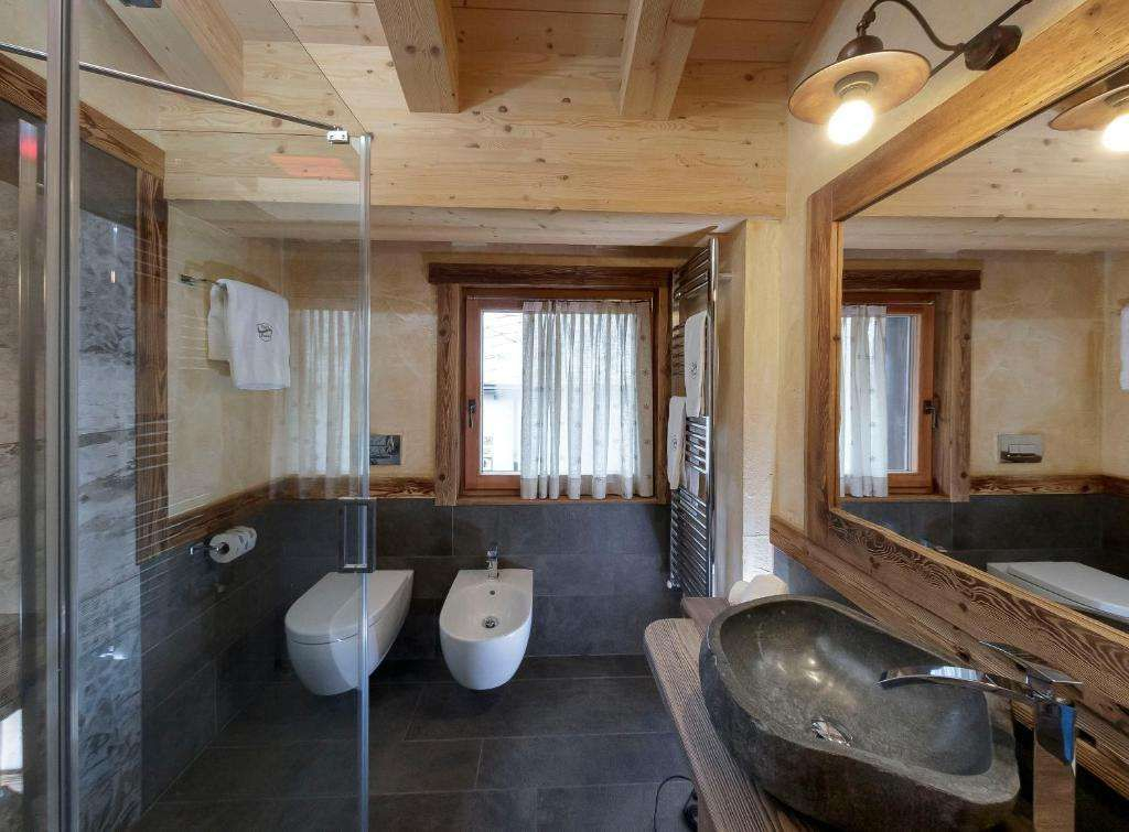 Chalet Matterhorn François - Central Alpine Chalet with Private SPA & Breakfast