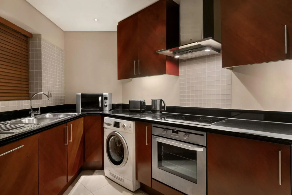 Shangri-La Hotel Apartments Qaryat Al Beri