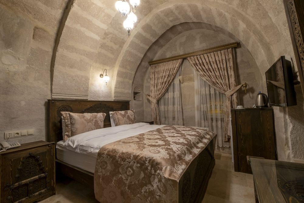 Underground Cave Suites Hotel