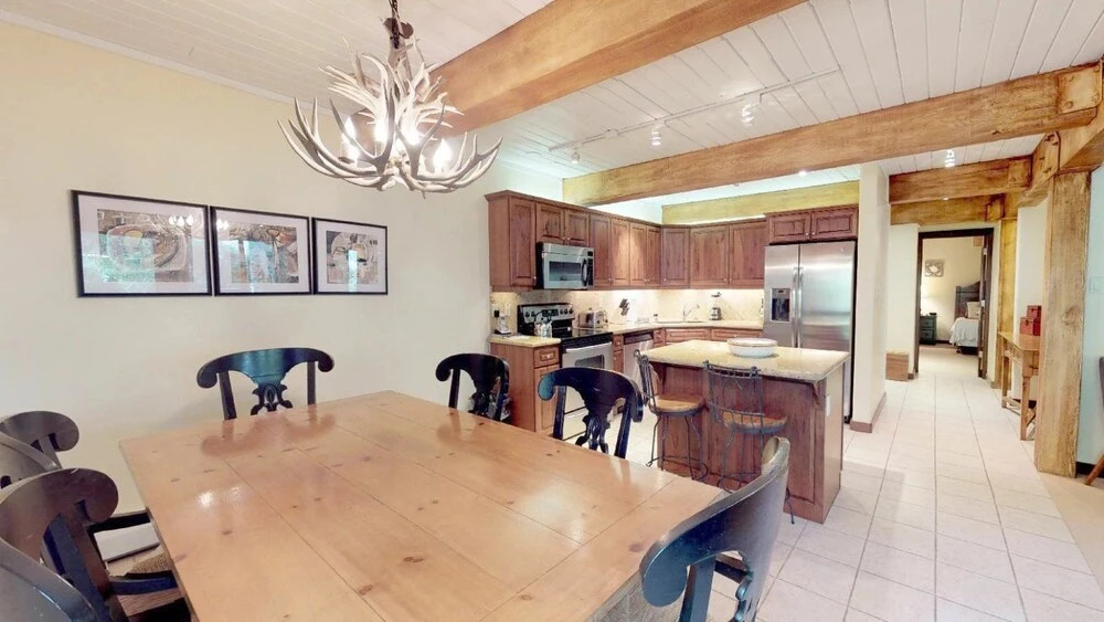 Warm And Cozy 3 Bedroom Ski In, Ski Out Condo In Snowmass Base Village