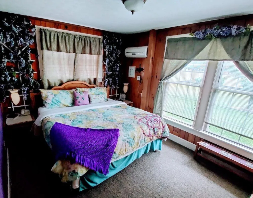 Smoky Falls Lodge