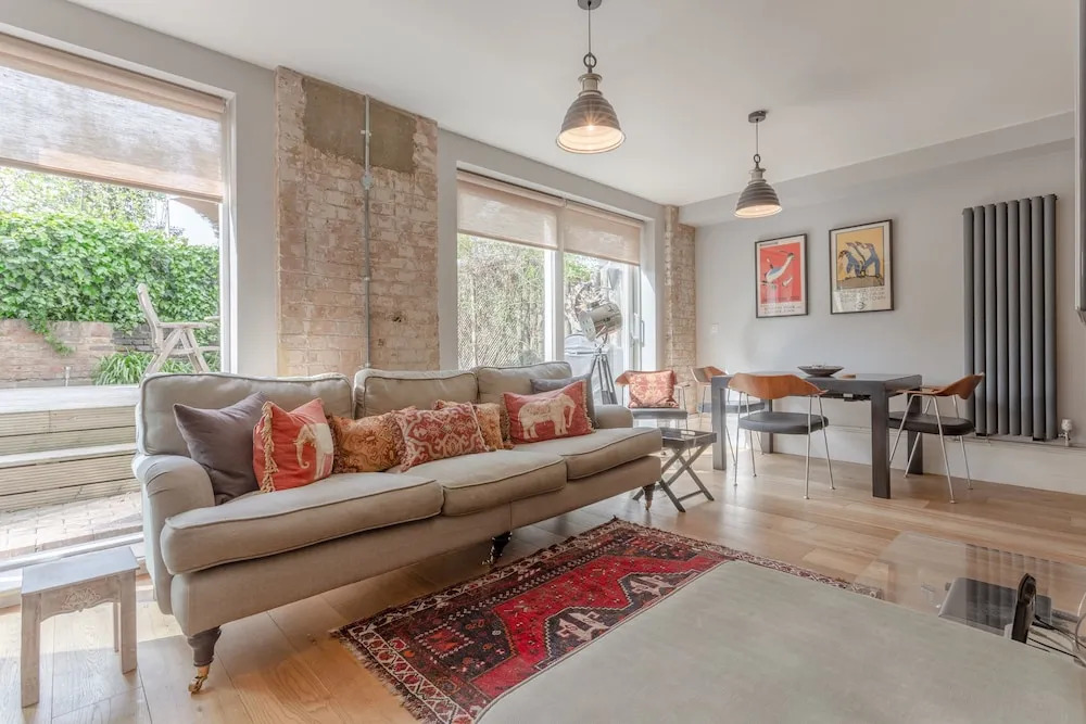 Chic 2 Bedroom Garden House in Dalston
