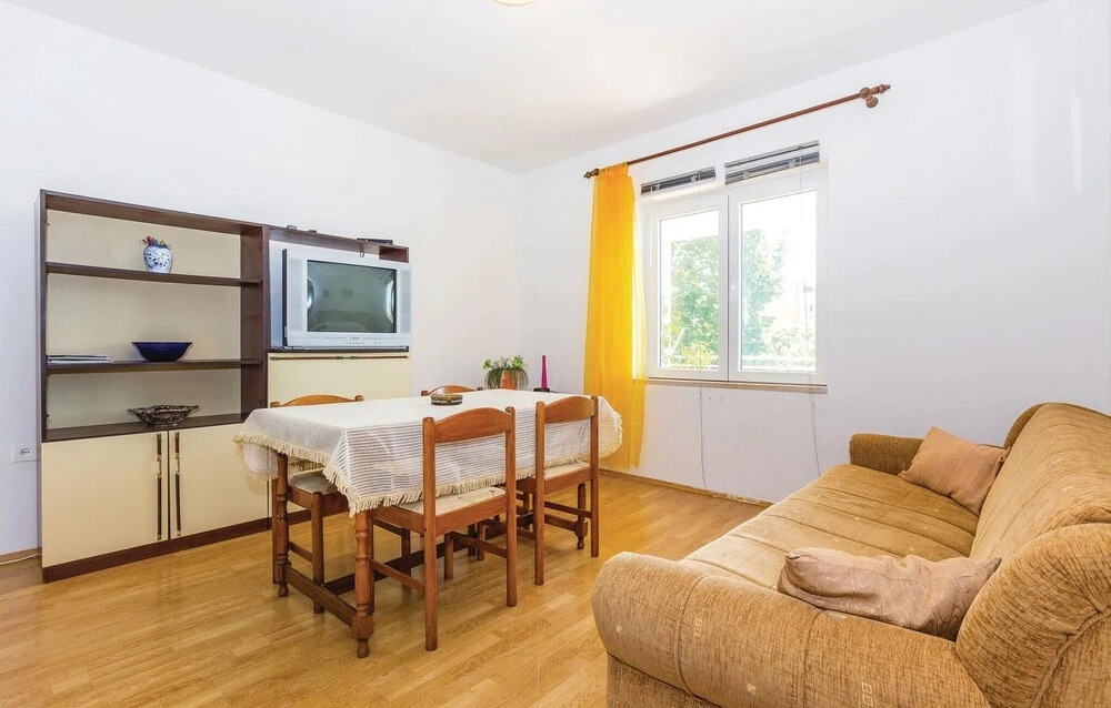 Beautiful Apartment in Novi Vinodolski With 2 Bedrooms and Wifi