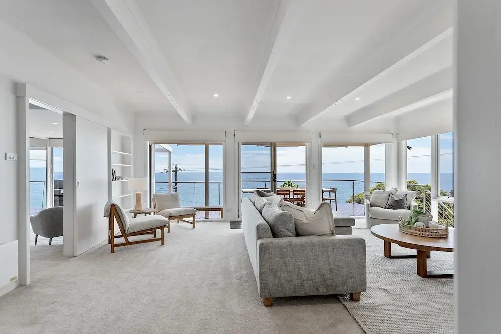 Clifftop Coastal Sanctuary With Panoramic Views