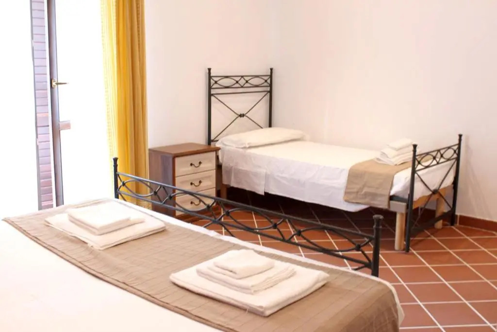 2 bedrooms appartement with enclosed garden and wifi at Nicolosi