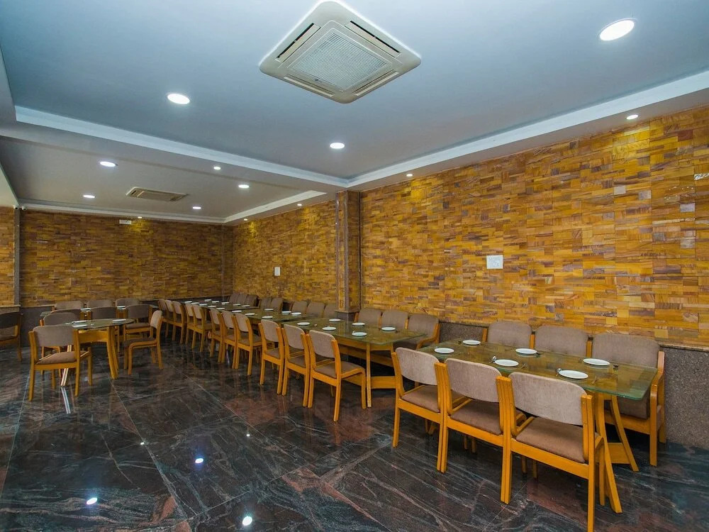 OYO 16123 Chandana Deluxe