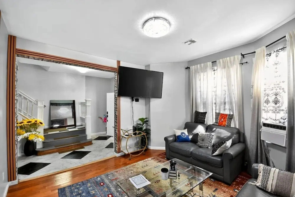 607 Massive 5 Bedroom Close to NYC