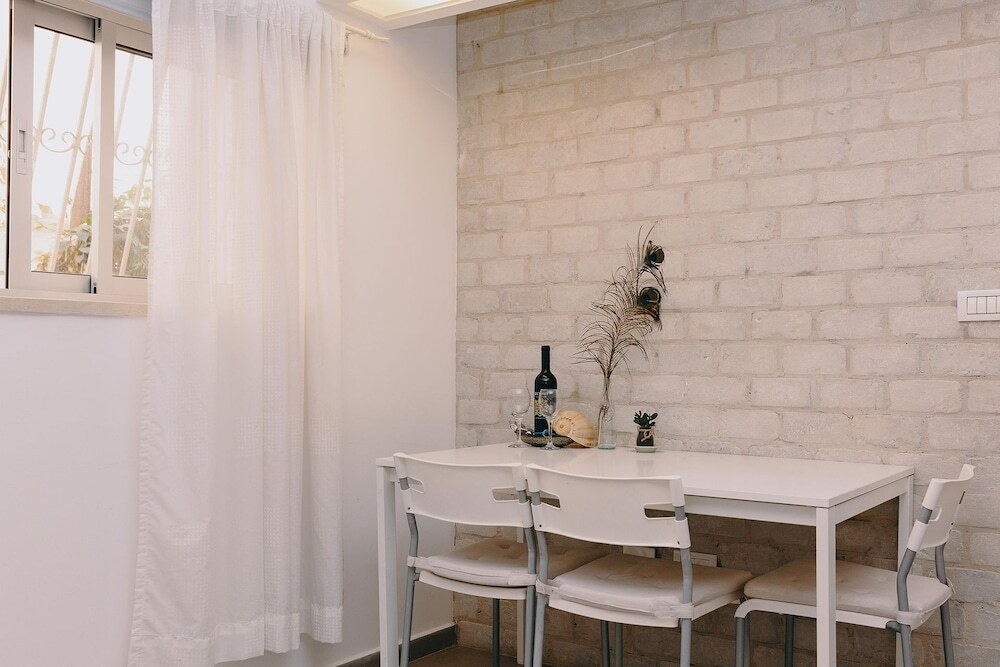 Apartment Lilas | 3BR | Tel Aviv | Seaside | Ha'Rav Kook St | #TL51