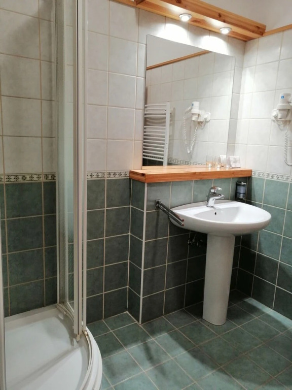 Józsi Bácsi Vendéglője és Szállodája