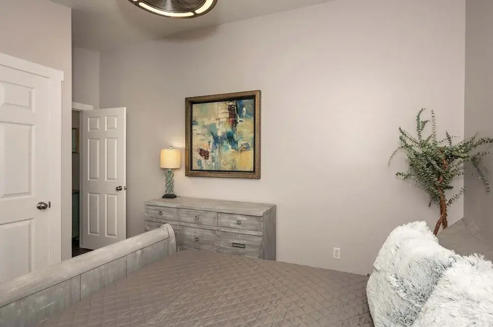 Heart of Mainstrasse Apt 2