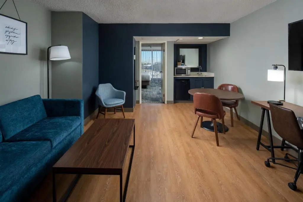 Four Points by Sheraton Suites Tampa Airport Westshore