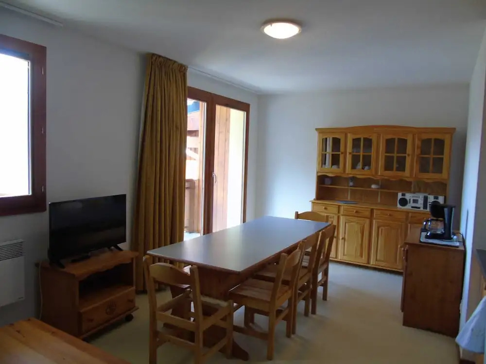 Lou Services Apartment I23 LSI 001
