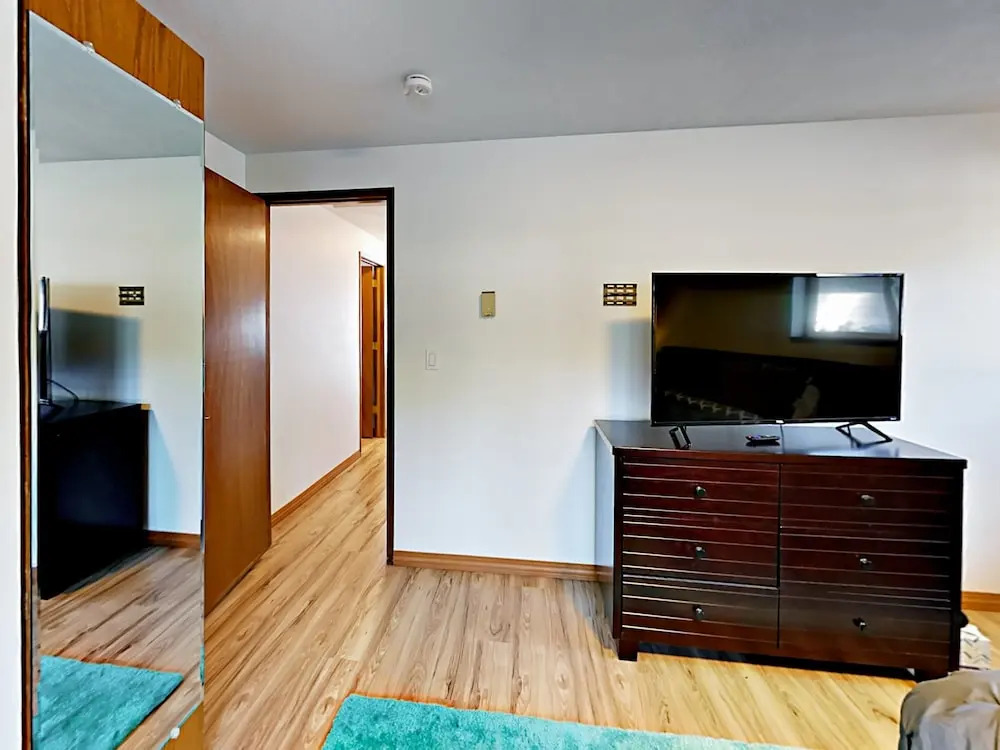 1030 Hillsdale St W Home 2 Bedrooms 2 Bathrooms Home