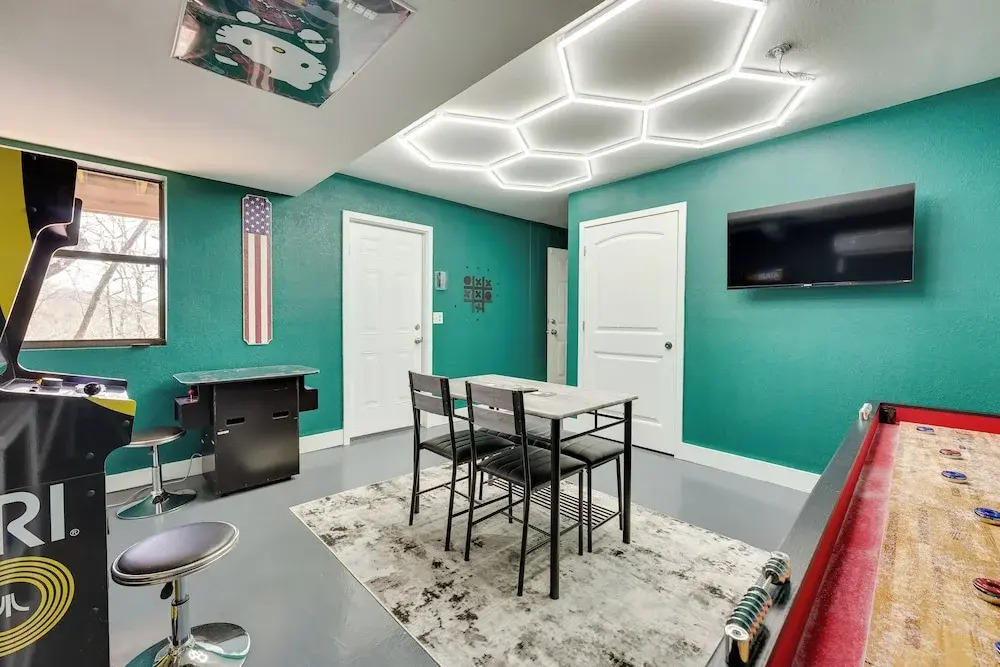 Pet-friendly Branson Area Home: Hot Tub, Game Room