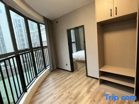 Zhongshan Baichuan Apartment